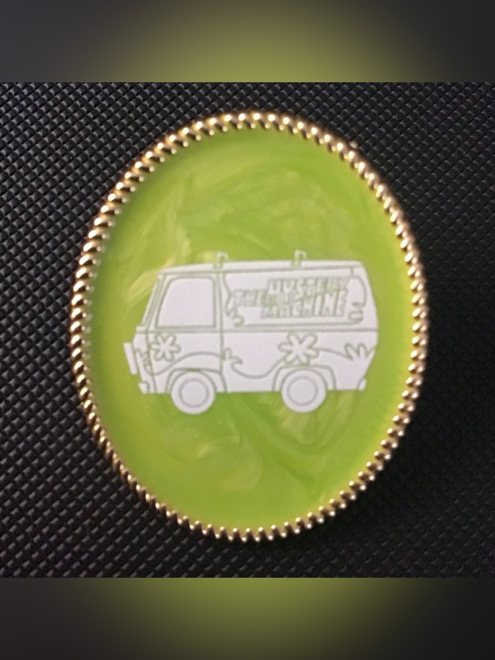 Scooby Doo Mystery Machine Cameo Style Silhouette Profile Swirl Border Pin